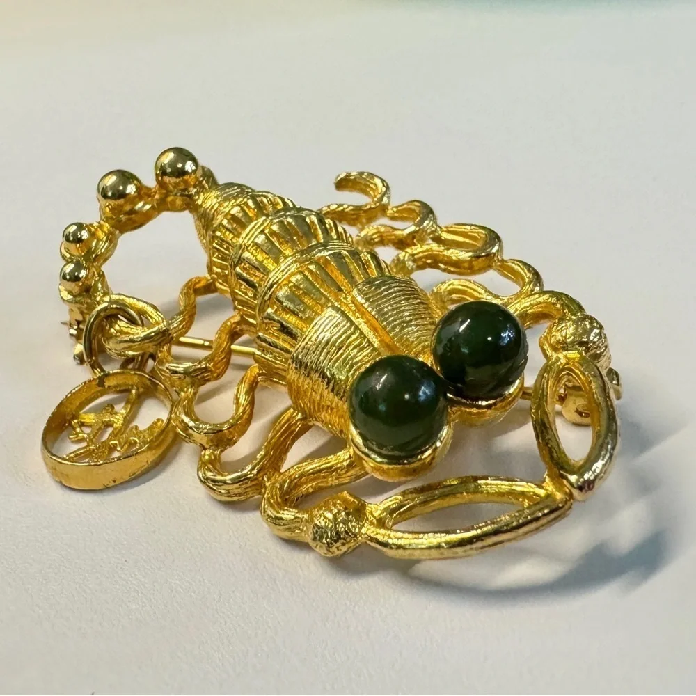 Vintage Hobé Gold Plated Jade Scorpion Figural Pin Brooch Rare